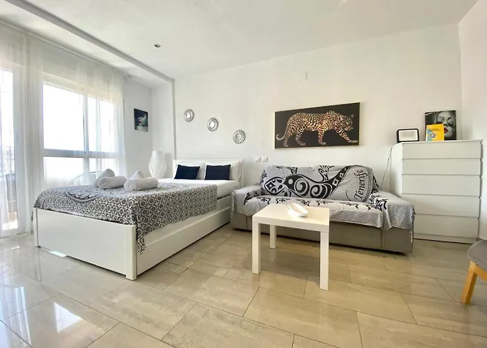 Riscal 6 By United Renters Apartman *